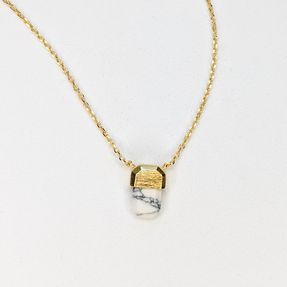 💜🦋LAST🦋 NWT Lovoda White Marble Pendant Necklace